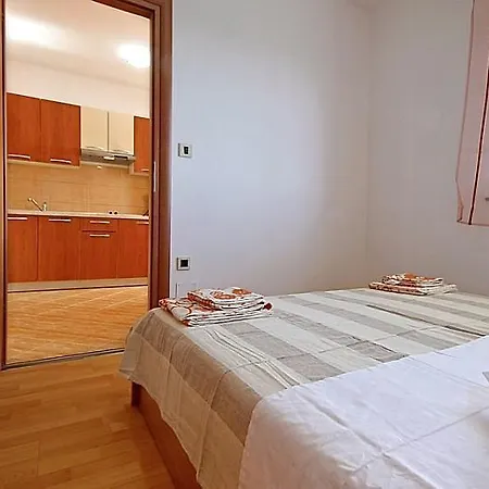 Apartment Awesome In Betiga With Wifi Barbariga