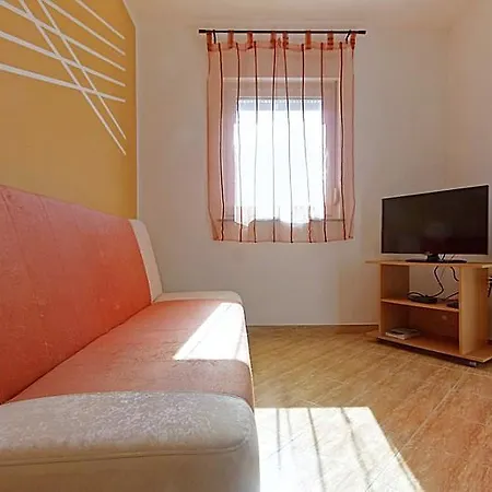 Awesome In Betiga With Wifi Apartment Barbariga