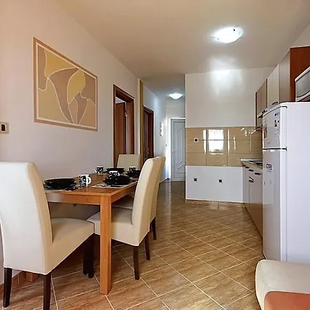 Awesome In Betiga With Wifi Apartment